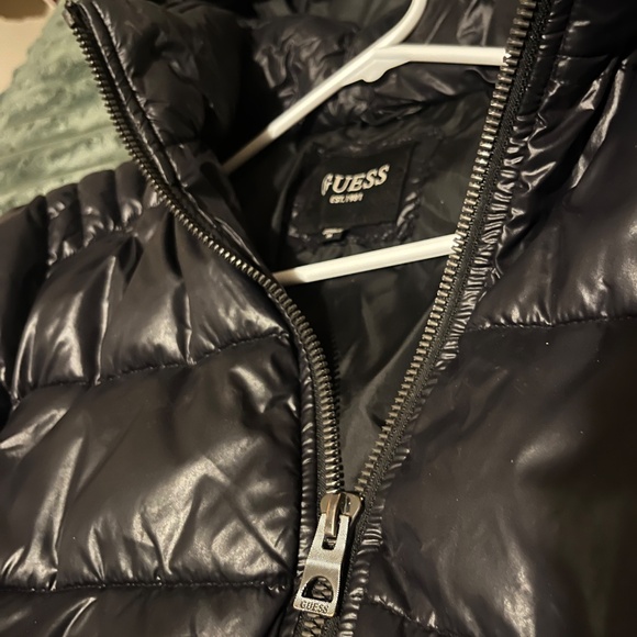 Black Guess Puffer Coat - Picture 4 of 8